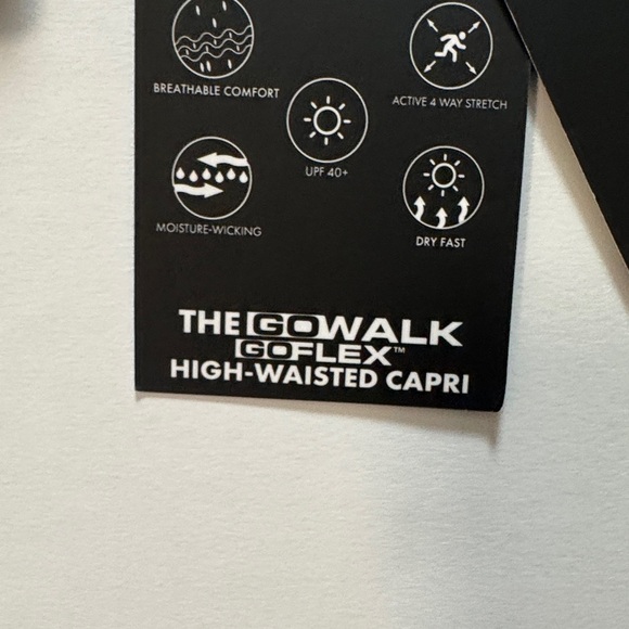 Skechers Pink Floral Capris - Picture 3 of 10